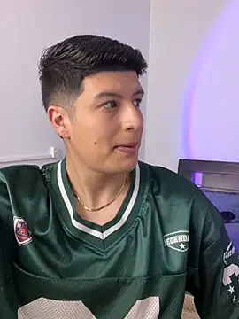 Goldenknight33 online show from February 2026 02:28:01 PM