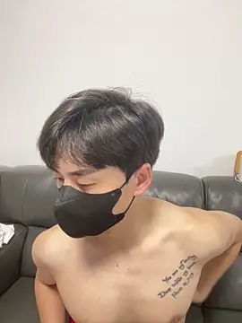 kimze7 online show from December 2025 04:24:01 PM