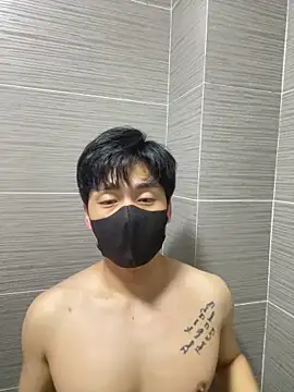 kimze7 online show from April 2026 03:43:01 PM