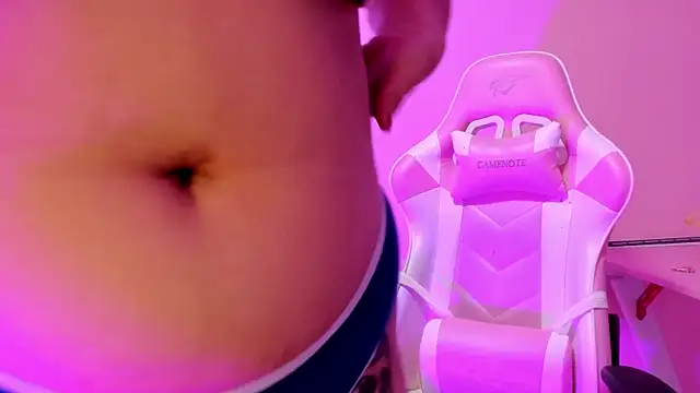 NaomySakura online show from December 2025 06:23:01 PM