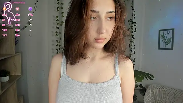 Snapshot of TariLechliter chatting on May 2026 05:07:02 PM TariLechliter online show from May 2026 05:07:02 PM