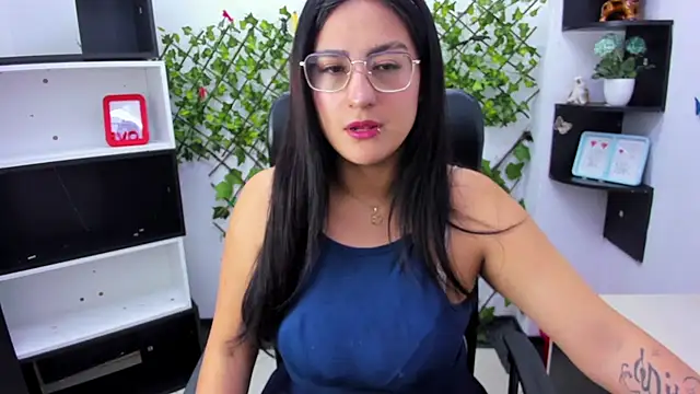 sophi hardd  online show from February 2026 02:39:01 PM