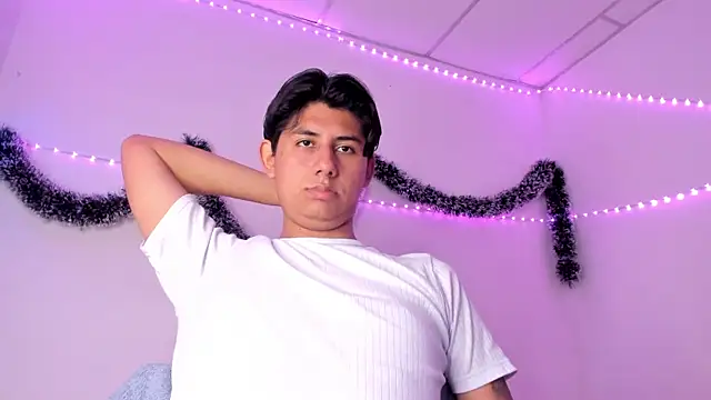 Snapshot of king_Eric30 chatting on January 2026 11:10:02 PM king Eric30 online show from January 2026 11:10:02 PM