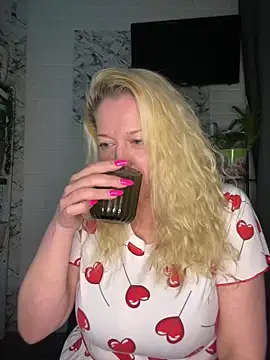 Snapshot of JenniferCarmen chatting on February 2026 05:38:01 PM JenniferCarmen online show from February 2026 05:38:01 PM