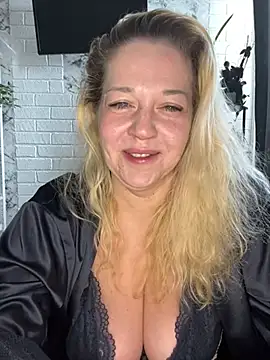 JenniferCarmen online show from April 2026 03:51:01 AM