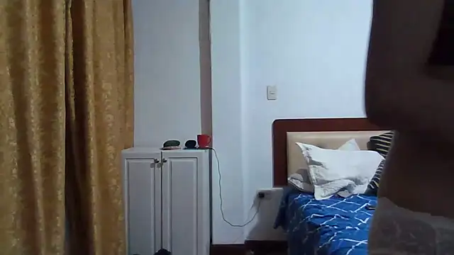 Hot Contrasts online show from March 2026 03:12:02 AM