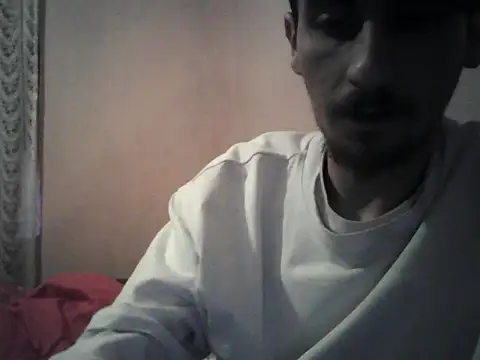 Snapshot of Hon3ySlim chatting on December 2025 07:01:02 AM Hon3ySlim online show from December 2025 07:01:02 AM