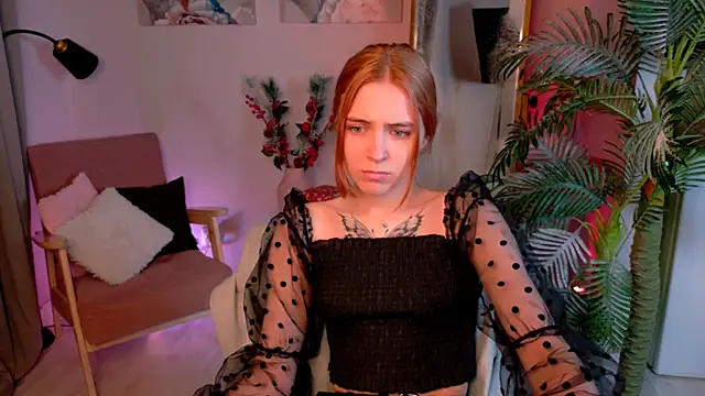 Bella xBaby online show from December 2025 01:40:02 PM