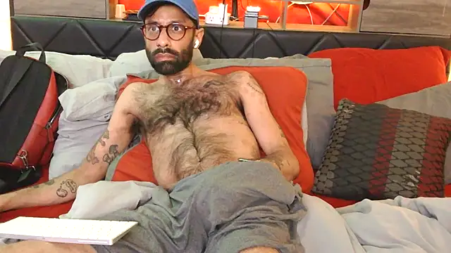 LilBrownPKB online show from December 2025 08:38:02 PM