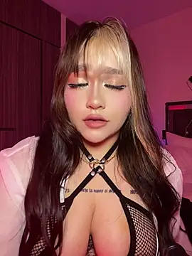 Daniela ruizz online show from July 2026 12:01:01 AM