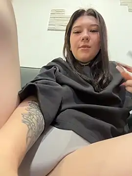 FionaMurr online show from April 2026 11:04:01 PM