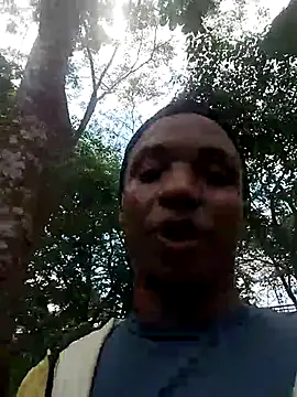 Snapshot of Andreskelly chatting on April 2026 07:01:02 PM Andreskelly online show from April 2026 07:01:02 PM