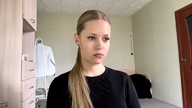 ZaidaSchwarten online show from March 2026 11:37:02 AM