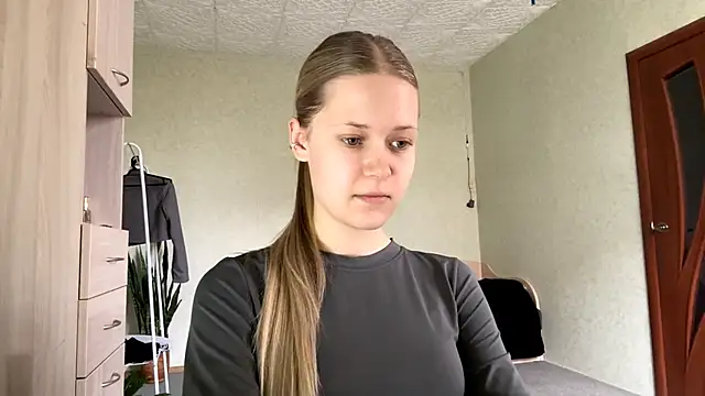 ZaidaSchwarten online show from April 2026 01:16:02 PM