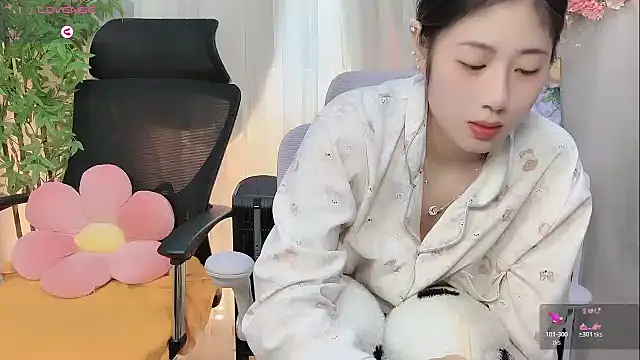 Yvonne-07 online show from February 2026 08:26:01 AM