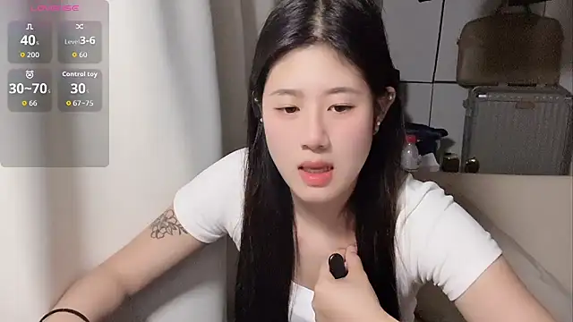 Yvonne-07 online show from June 2026 04:09:01 PM