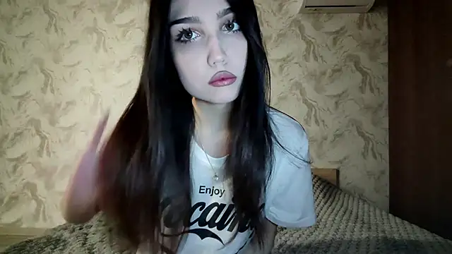 Qwami Amie online show from February 2026 04:17:01 PM