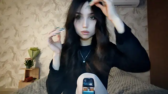 Qwami Amie online show from March 2026 02:23:01 PM