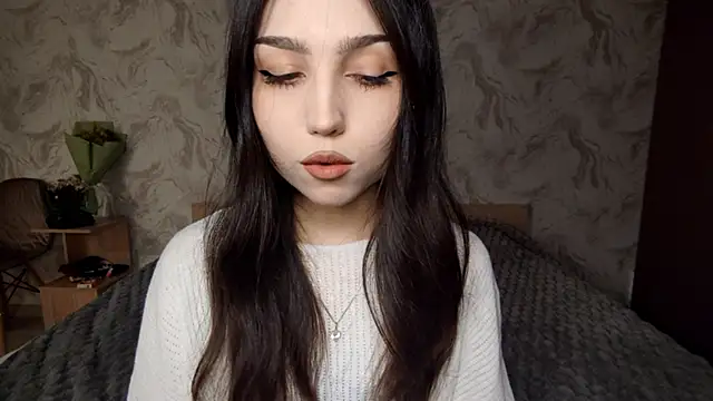 Qwami Amie online show from March 2026 03:39:01 PM