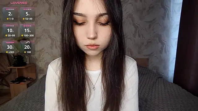 Qwami Amie online show from March 2026 01:22:02 PM