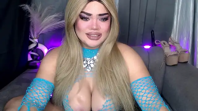 AlwaysHornyMia online show from December 2025 07:10:01 PM