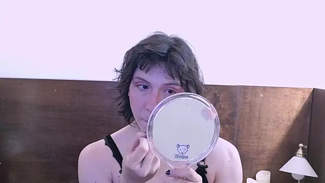 Snapshot of Shelly_bat chatting on July 2026 10:26:01 PM Shelly bat online show from July 2026 10:26:01 PM
