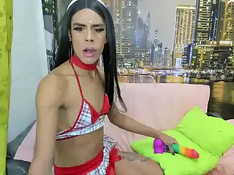 estefani robles online show from December 2025 11:23:01 PM