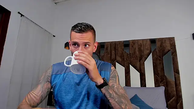 J king   online show from April 2026 12:37:01 AM