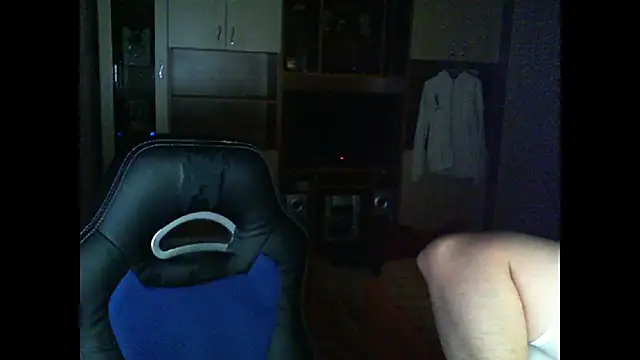 Snapshot of GymGuy0505 chatting on May 2026 09:42:02 PM GymGuy0505 online show from May 2026 09:42:02 PM