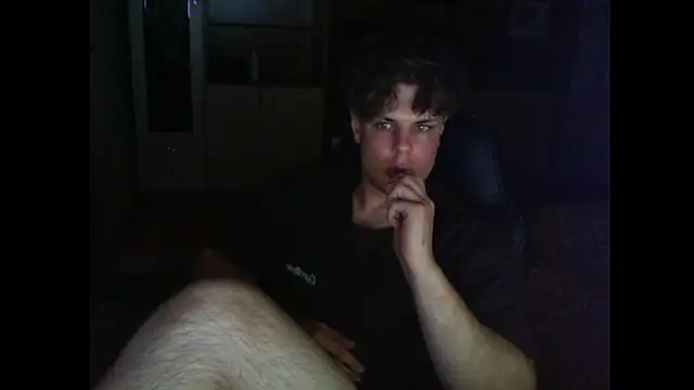 Snapshot of GymGuy0505 chatting on May 2026 09:35:02 PM GymGuy0505 online show from May 2026 09:35:02 PM