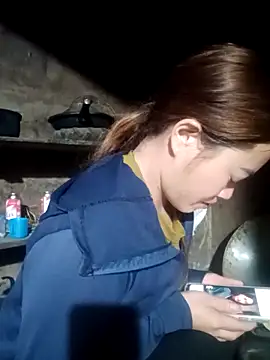 little-effy online show from March 2026 12:17:01 AM