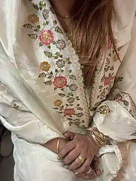 butterflyslay online show from April 2026 04:01:01 AM