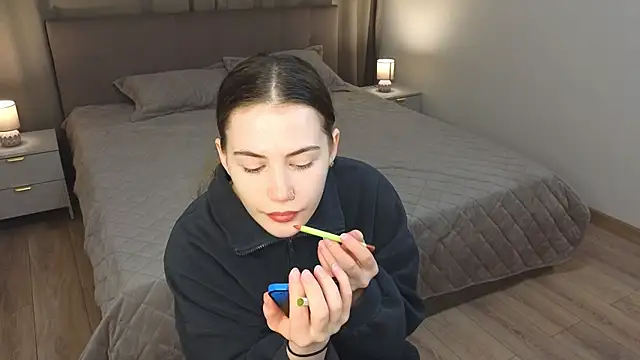 LouieRemeder online show from December 2025 04:19:01 AM