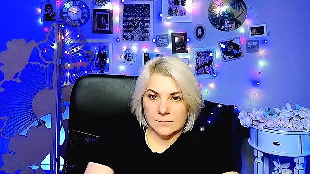 EvaEvals online show from December 2025 08:09:02 AM