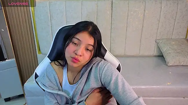 Sofi Adams Tx online show from December 2025 01:39:02 PM