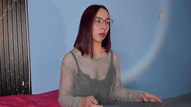 Snapshot of Moolly_Evanz chatting on April 2026 02:32:01 PM Moolly Evanz online show from April 2026 02:32:01 PM