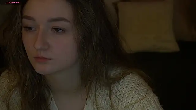 Snapshot of CyrenaLuxe chatting on February 2026 04:22:01 PM CyrenaLuxe online show from February 2026 04:22:01 PM