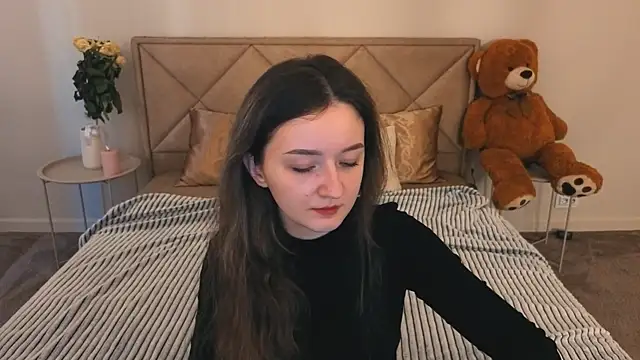 Snapshot of CyrenaLuxe chatting on March 2026 08:19:01 AM CyrenaLuxe online show from March 2026 08:19:01 AM