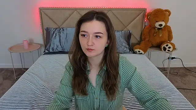 CyrenaLuxe online show from May 2026 05:45:01 AM