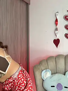 Tamaraserra online show from April 2026 05:17:01 PM