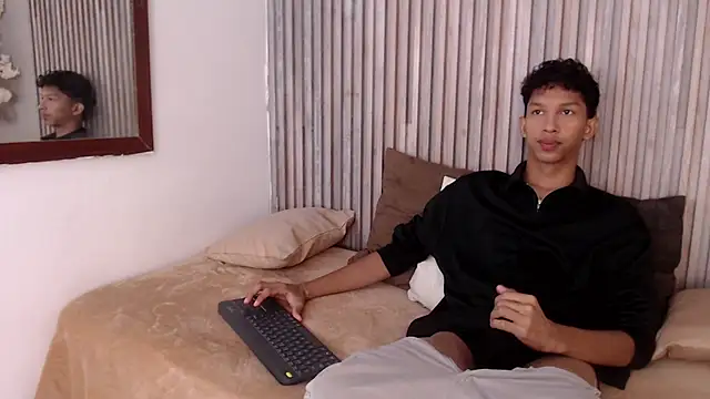 Snapshot of SmoothAlpha_ chatting on January 2026 02:19:02 PM SmoothAlpha online show from January 2026 02:19:02 PM