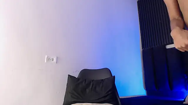 Snapshot of SmoothAlpha_ chatting on February 2026 02:46:01 PM SmoothAlpha online show from February 2026 02:46:01 PM