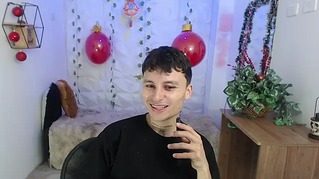 Snapshot of Noah_Vera chatting on December 2025 03:56:02 AM Noah Vera online show from December 2025 03:56:02 AM