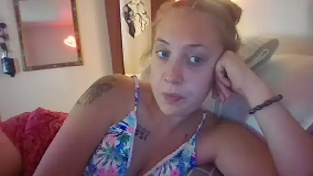 Snapshot of dixielover1229 chatting on June 2026 10:45:02 PM dixielover1229 online show from June 2026 10:45:02 PM
