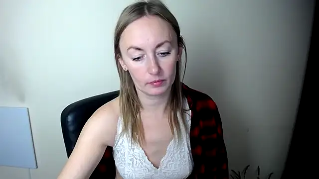 LiaSeass  online show from December 2025 10:08:02 AM