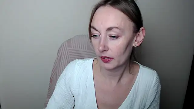 LiaSeass  online show from February 2026 12:44:02 PM