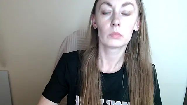 Snapshot of LiaSeass_ chatting on June 2026 12:15:01 PM LiaSeass online show from June 2026 12:15:01 PM