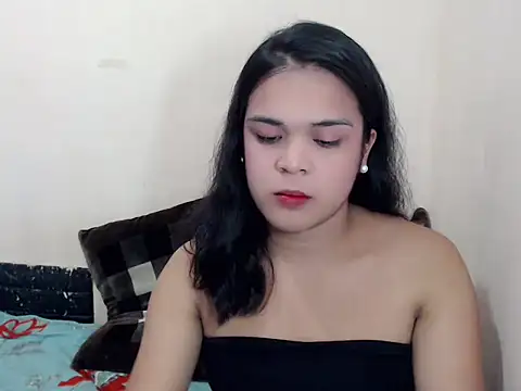 stripyapril online show from December 2025 12:09:01 PM