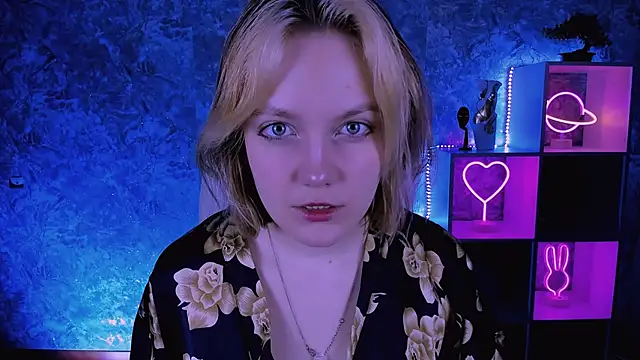 Snapshot of madeline_doll chatting on March 2026 04:29:01 AM madeline doll online show from March 2026 04:29:01 AM