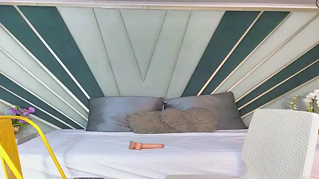 DulceeEsmeralda online show from April 2026 01:34:02 PM